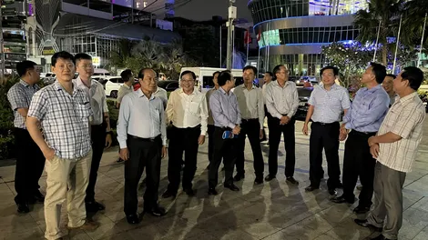 Khảo sát công tác quản lý trật tự đô thị và chuẩn bị cảnh quan Tết tại các quận Ninh Kiều, Bình Thủy, Cái Răng