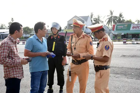 Ra quân thực hiện cao điểm bảo đảm trật tự, an toàn giao thông dịp Tết Nguyên đán Giáp Thìn và lễ hội xuân năm 2024
