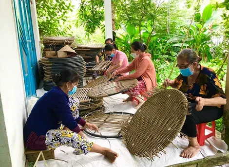 Ðẩy mạnh thực hiện các chính sách và dự án giảm nghèo
