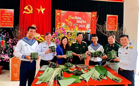Thăm, chúc Tết quân và dân trên đảo Lý Sơn, Cồn Cỏ