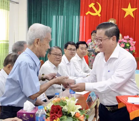 Họp mặt người có uy tín trong đồng bào dân tộc thiểu số