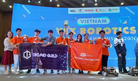 Đội Enterprise, thuộc Trường THPT FPT Cần Thơ, đạt giải vô địch tại VEX Robotics 2024