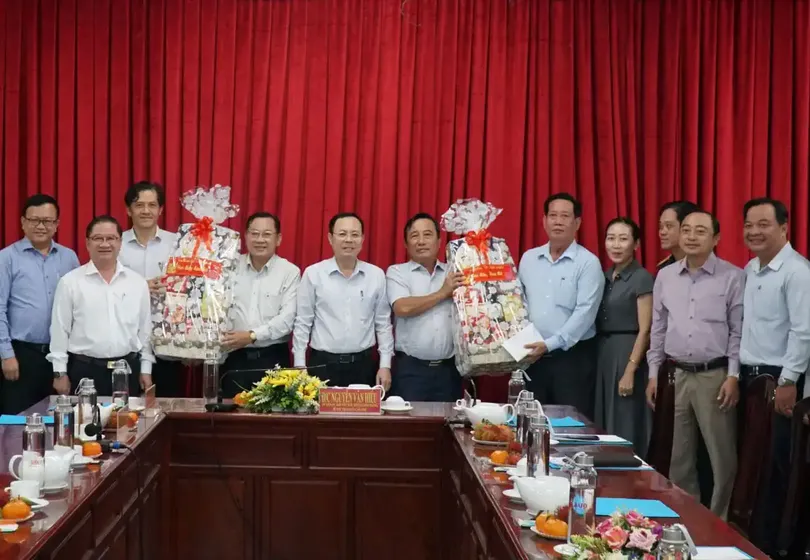 Tập trung huy động mọi nguồn lực chăm lo Tết cho người dân