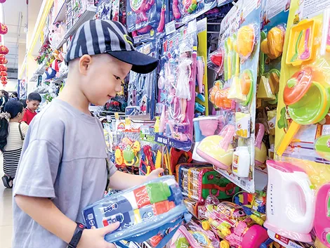 Sắm đồ chơi Tết cho bé