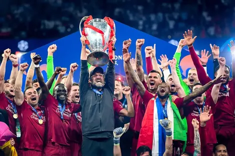 HLV Klopp bất ngờ chia tay Liverpool