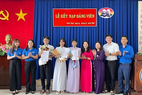 Bổ sung nguồn sinh lực mới cho Ðảng  Bài 2: Tăng “sức trẻ” và chất lượng đảng viên