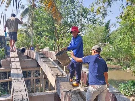 Góp sức trẻ xây dựng quê hương