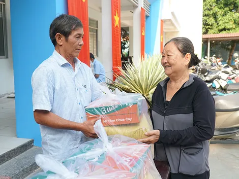 Bí thư Chi bộ tận tụy lo việc của nhân dân