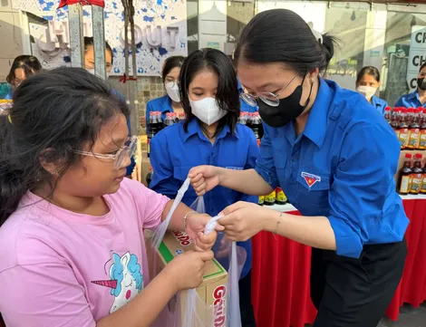 Tuổi trẻ Cần Thơ chung tay chăm lo Tết