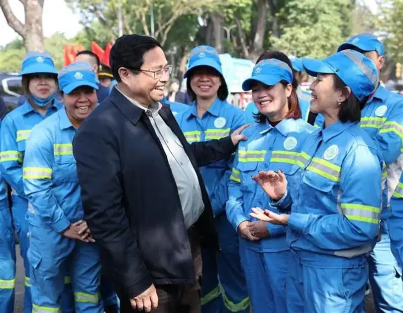 Thủ tướng Phạm Minh Chính thăm, chúc Tết công nhân, người lao động, lực lượng trực Tết