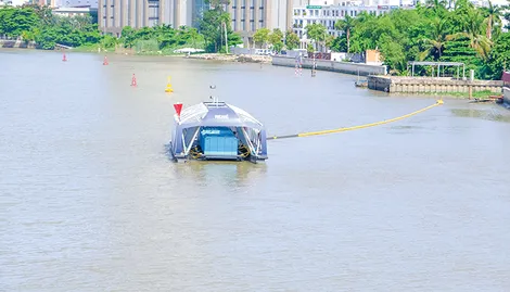 Nhân rộng mô hình thu gom rác thải trên sông