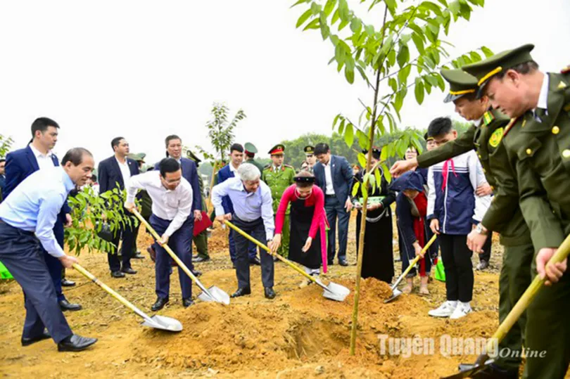 Chủ tịch nước Võ Văn Thưởng phát động Tết trồng cây “Đời đời nhớ ơn Bác Hồ” Xuân Giáp Thìn 2024