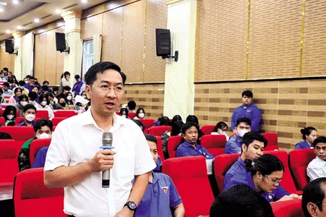 Tạo môi trường để học sinh, sinh viên phấn đấu vào Ðảng
