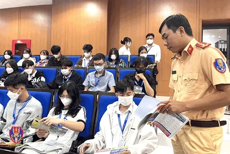 Ðẩy mạnh tuyên truyền pháp luật về giao thông trong học đường