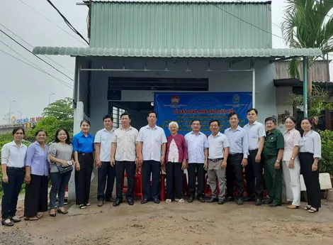 “Khéo” huy động sức dân