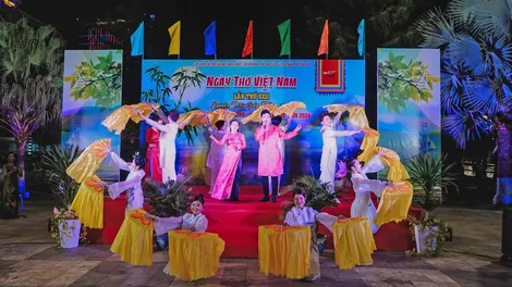 Đêm thơ Nguyên Tiêu trên Bến Ninh Kiều