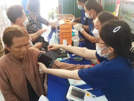 Quan tâm chăm sóc người cao tuổi