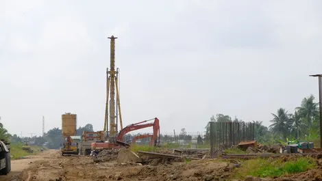 Chú trọng phát triển hạ tầng giao thông đồng bộ, hiện đại