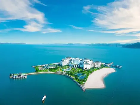 Traveloka gợi ý mùa nào du lịch Hạ Long đẹp nhất & top 4 khách sạn Hạ Long 4 sao xịn, giá tốt