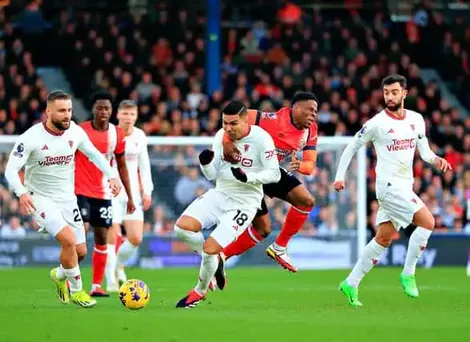 Man United đau đầu vì Casemiro