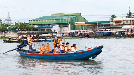 Đổi mới chính sách thị thực để thu hút du khách quốc tế