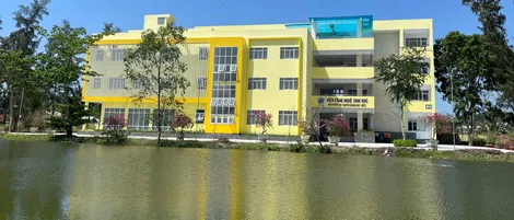Trường ĐH Trà Vinh khánh thành Viện Công nghệ sinh học