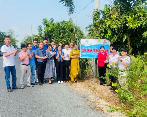 Tổ chức Lễ trồng cây “Phụ nữ vun trồng tương lai”
