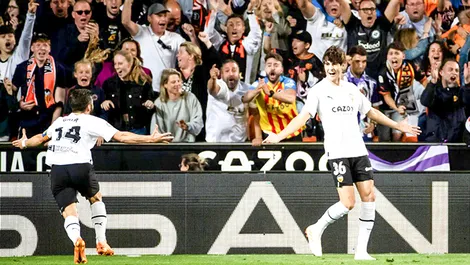 Những đôi chân trẻ vực dậy Valencia