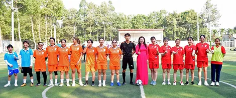 Sôi  nổi các hoạt động kỷ niệm 8-3