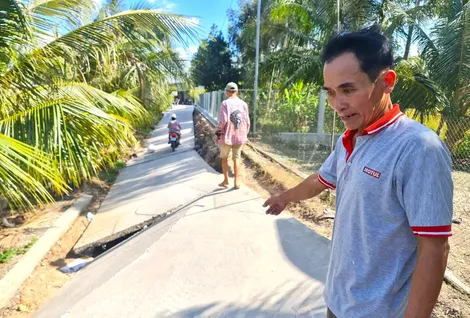 Báo động sụt lún, sạt lở đất ở Cà Mau