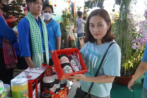 Cô gái miền Tây khởi nghiệp từ cây atiso đỏ