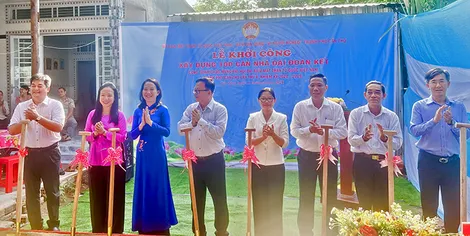 Khởi công xây dựng 100 căn nhà Đại đoàn kết