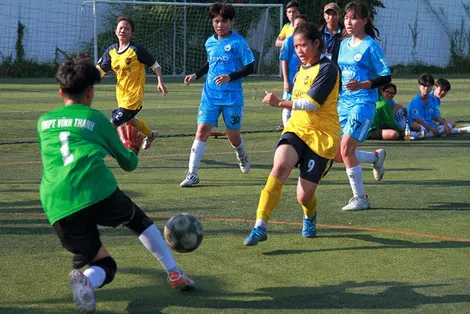 Thúc đẩy phong trào bóng đá học sinh nữ