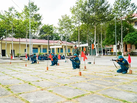 Huấn luyện Dân quân cơ động