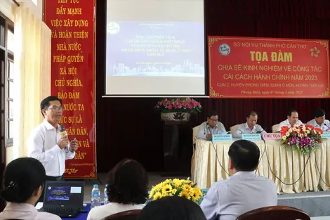 Cải cách hành chính ở các quận, huyện chuyển biến tích cực