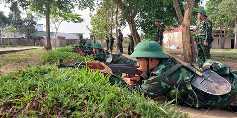 Trung đoàn Bộ binh 932 huấn luyện 81 chiến sĩ mới