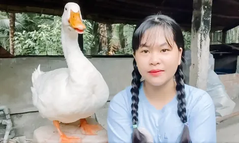 Thùy Trang, Bim Bim và hành trình “thay đổi thế giới”