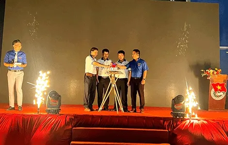 Tuổi trẻ TP Cần Thơ hưởng ứng Chiến dịch “Giờ Trái đất” năm 2024