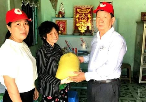 Chủ tịch Hội Chữ thập đỏ hết lòng phục vụ nhân dân