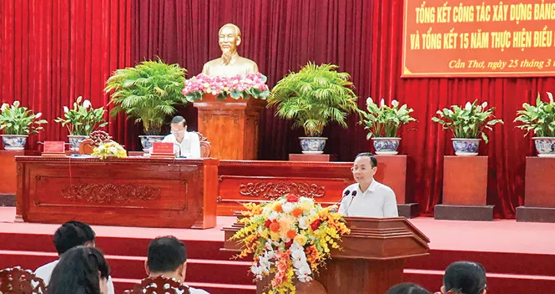 Thực hiện có hiệu quả các nhiệm vụ, giải pháp xây dựng Đảng trong sạch, vững mạnh về chính trị, tư tưởng, đạo đức