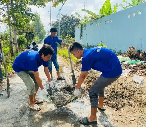 Góp sức trẻ xây dựng đô thị văn minh 