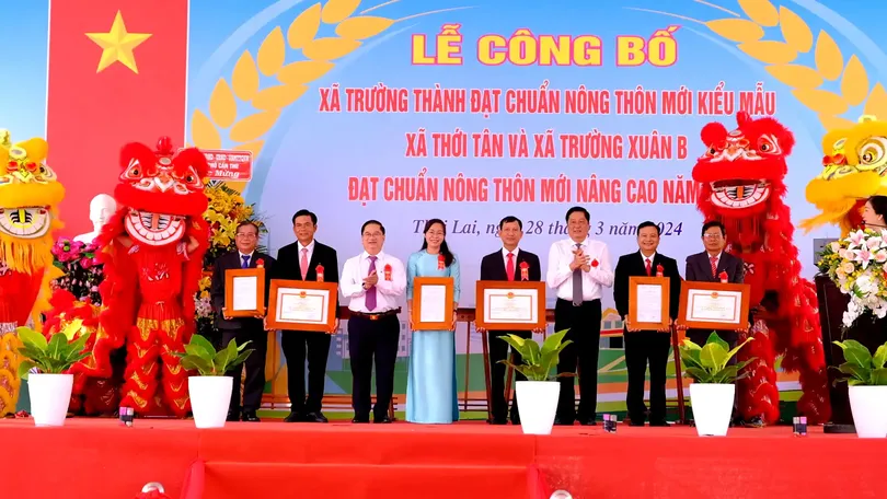 Cần Thơ ra mắt 2 xã nông thôn mới nâng cao và 1 xã nông thôn mới kiểu mẫu