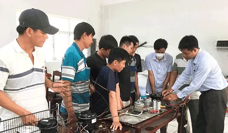 Ðổi mới công tác tuyển sinh, đào tạo, nâng cao trình độ, kỹ năng nghề