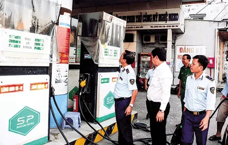 Tuyệt đối không để thiếu hụt, đứt gãy nguồn cung xăng dầu; thực hiện nghiêm quy định về hóa đơn điện tử trong kinh doanh, bán lẻ xăng dầu