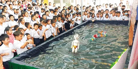 Nhóm múa rối nước “độc nhất vô nhị” ở miền Tây