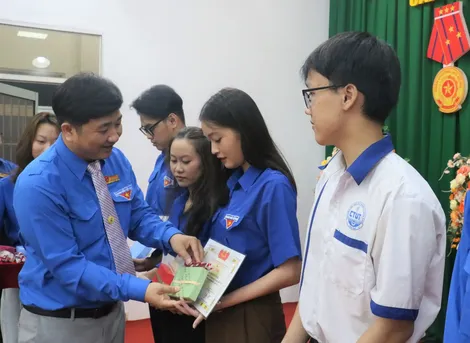 “Sáng mãi con đường cách mạng của thanh niên”
