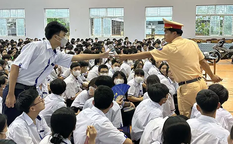 Tăng cường bảo đảm trật tự an toàn giao thông cho lứa tuổi học sinh trong tình hình mới