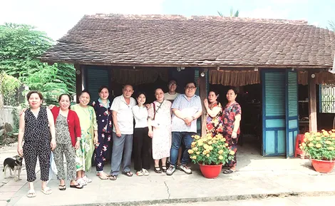 Vun đắp nghĩa tình