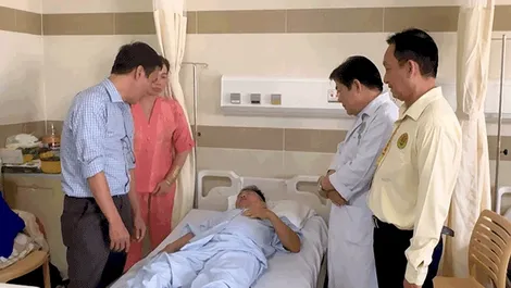 Phẫu thuật loại bỏ khối u tủy sống kích thước lớn