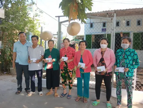 Chi bộ khu vực Thới Bình chăm lo đời sống nhân dân